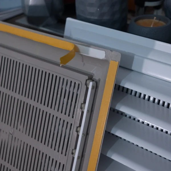 نوافذ التهوية اللاصقة