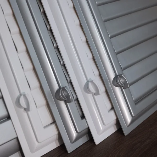 نوافذ التهوية اللاصقة