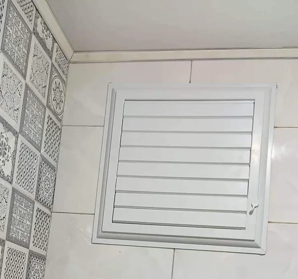 نوافذ التهوية اللاصقة